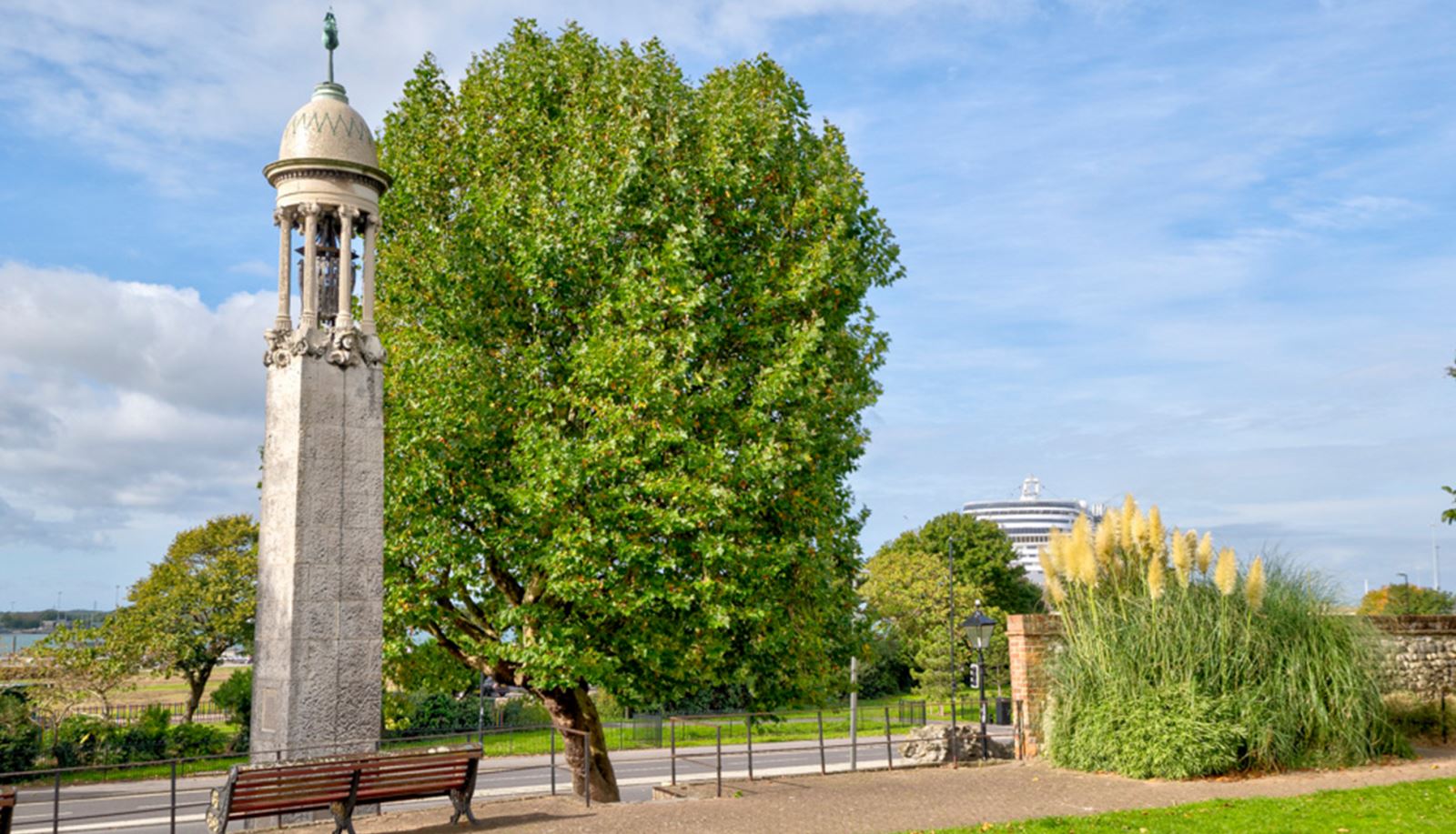 Mayflower Monument in Southampton